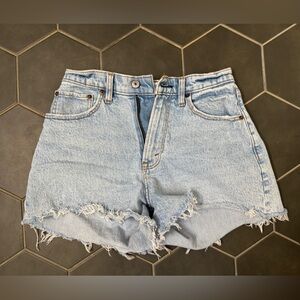 Abercrombie & Fitch 90s relaxed cutoff shorts